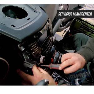 SERVICIOS-MIAMICENTER-INSTALACIÓN-DE-radio-con pantalla